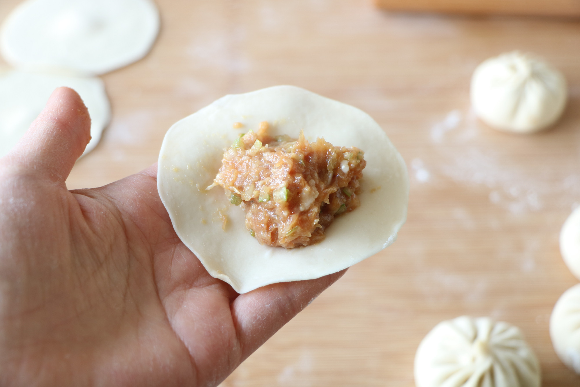 早餐小笼包做好每天吃,早餐简单又好吃的100种做小笼包法