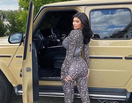 卡戴珊家族凯莉,凯莉成为卡戴珊家族最有钱的