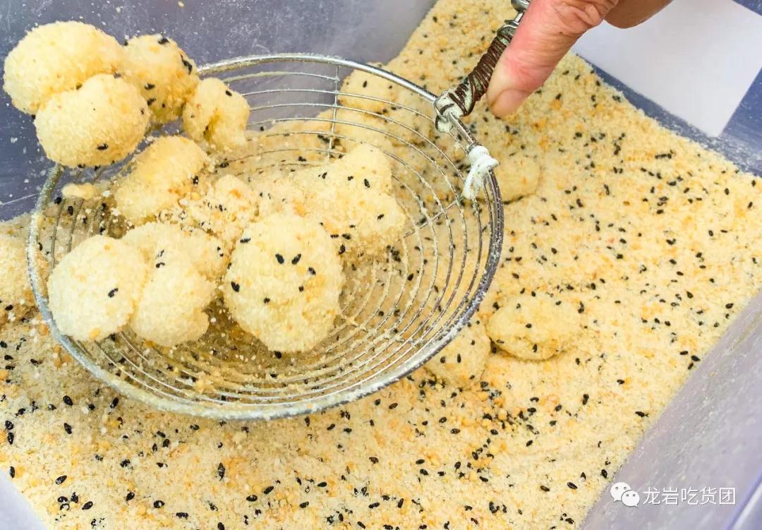 重庆渝北龙兴广场附近购物商场,前方到站工贸