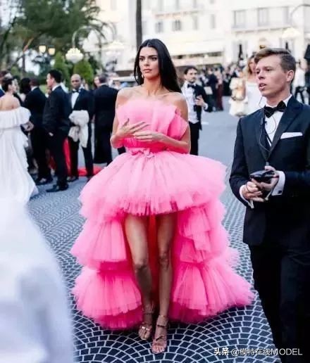 2019全球最性感女性名单出炉，奚梦瑶落选，AA刘雯呆拉肯豆齐上榜