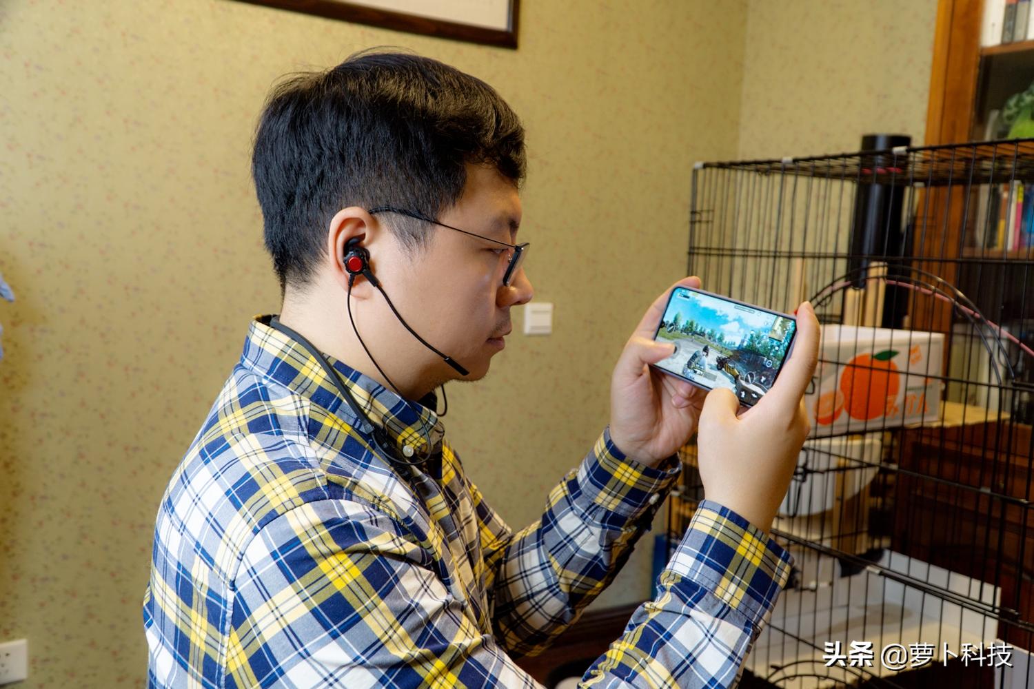 物理外挂入耳耳机,物理外挂电竞耳机