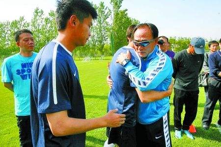 这套战术他用了15年，在中超被嘲笑过于简单，如今他证明了自己