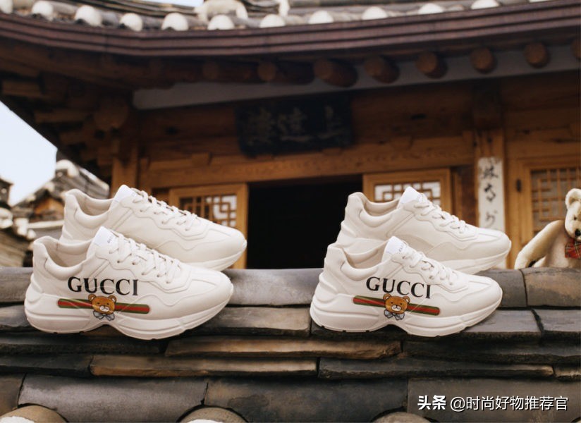 gucci泰迪熊印花连衣裙 (gucci粉色卫衣泰迪熊)