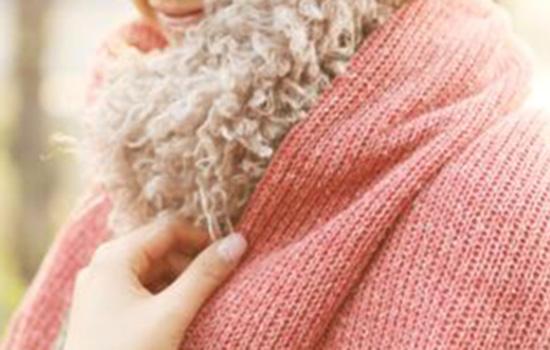 冬天戴围巾短发怎么扎,适合戴围巾扎的发型