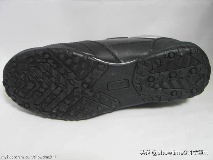 力量举可以穿举重鞋么,举重腰带要硬还是软