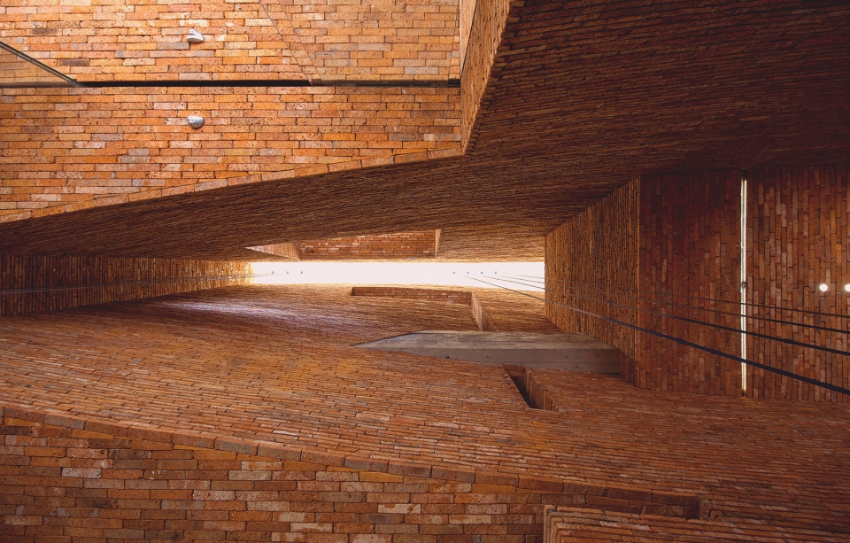 ur华师旗舰店,ur莘庄旗舰店