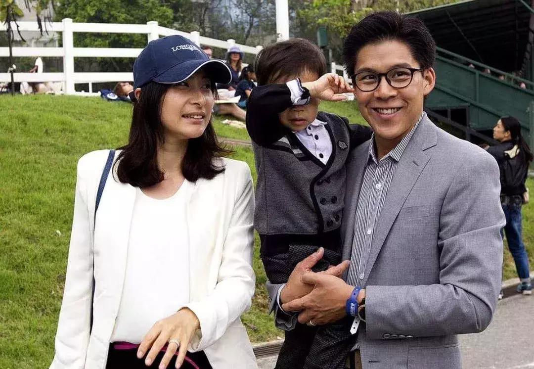 “豪门媳妇”郭晶晶：霍启刚视她如宝，婆婆朱玲玲赠30万名表宠她