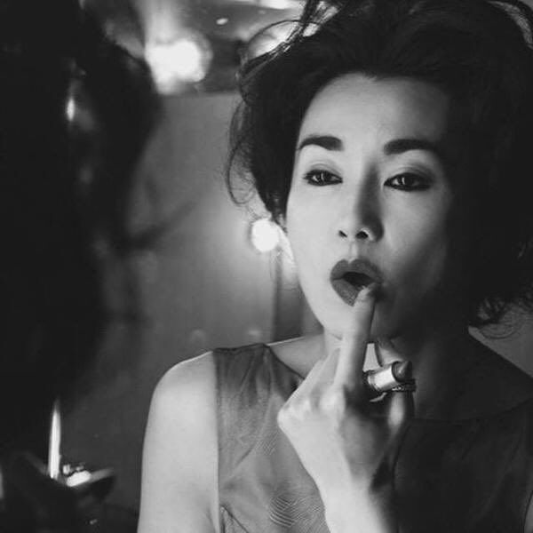 54岁张曼玉现身路边摊,54岁张曼玉真人秀