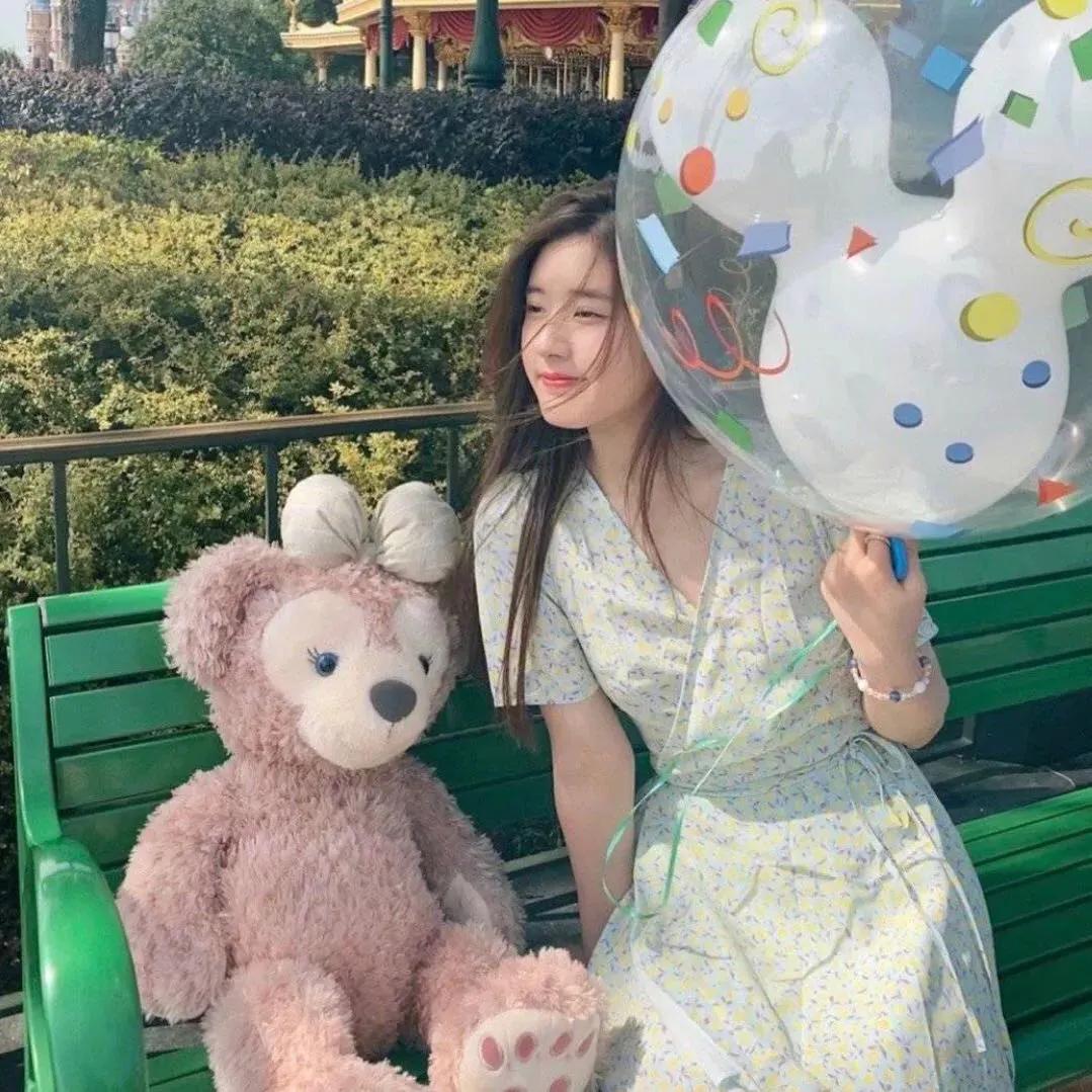 赵露思迪丽热巴闺蜜头像,一半是鞠婧祎一半是赵露思头像