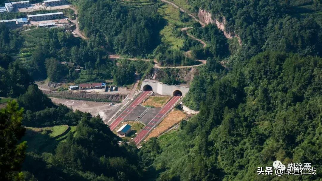 苏马荡美景随拍,利川苏马荡绿岛印象养生谷班车