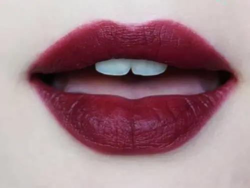 大姨妈来了什么姨妈色正常,大姨妈怎么才算正常姨妈量