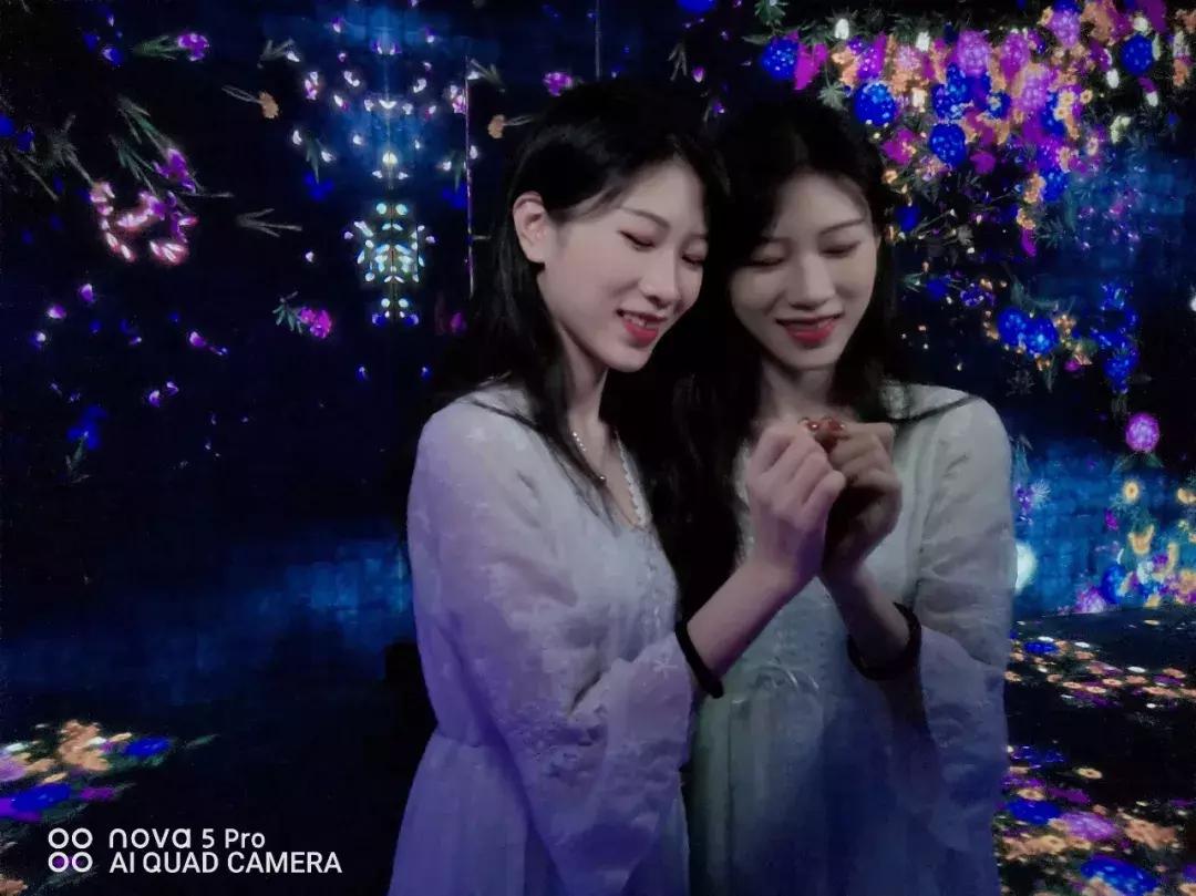 暗光环境拍人像技巧,黑夜拍照技巧白墙