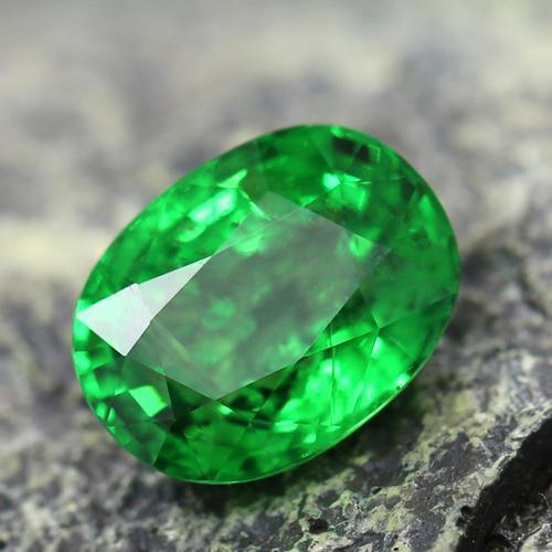 石榴石宝石的寓意,石榴石女人的幸运石