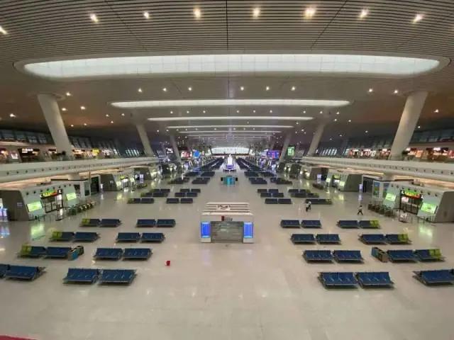 刚刚，“烟花”再登陆猛攻！三地列车全停