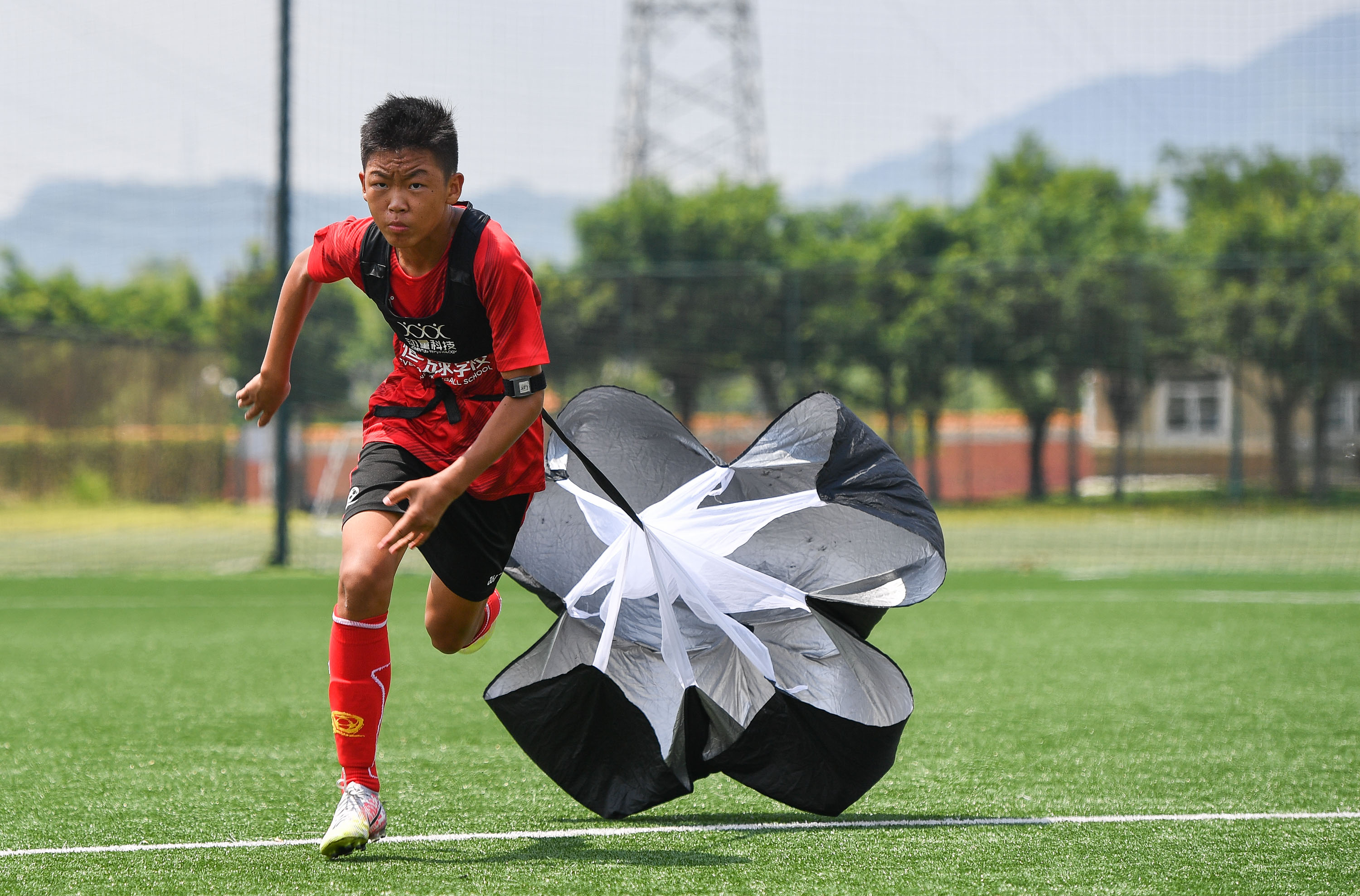 恒大青训出新招中国足球在路上,恒大马德里冠军赛助力中国足球