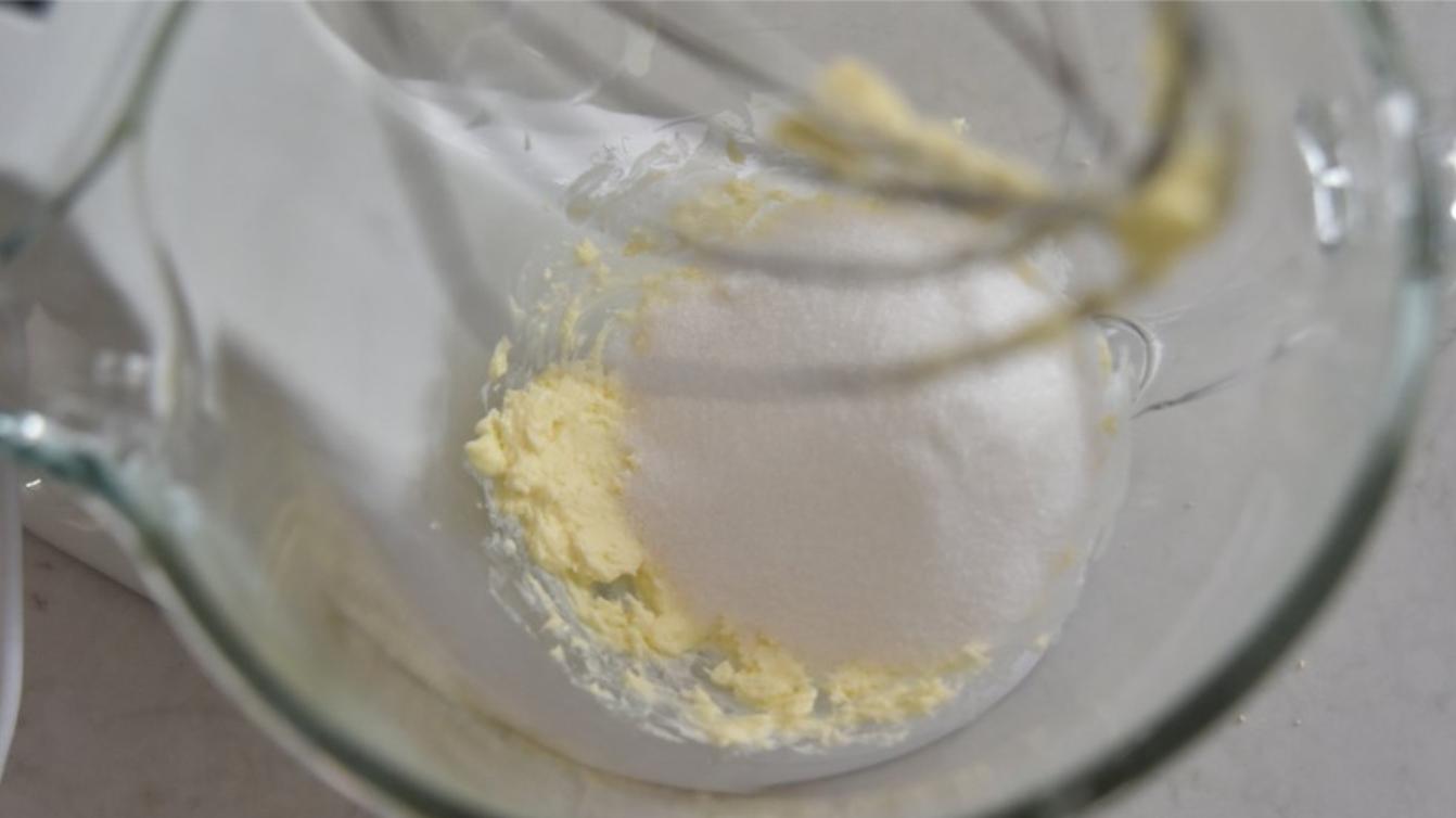 咖啡椰子奶冻蛋糕,椰子奶冻装饰蛋糕