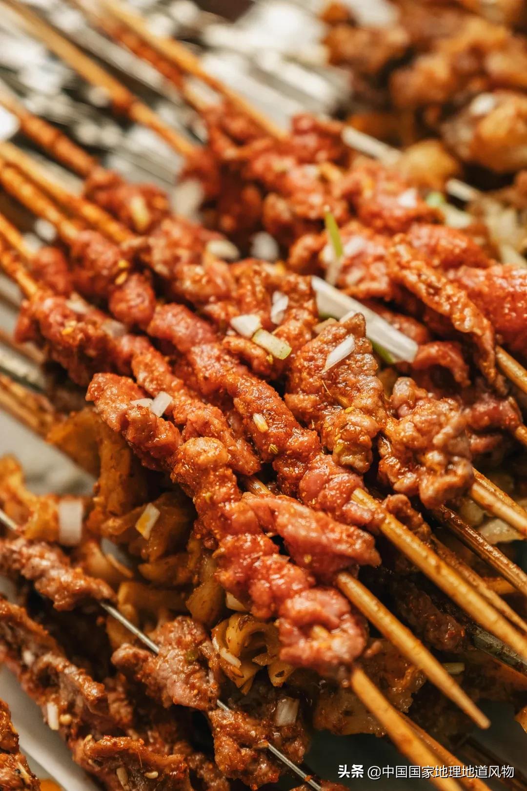 鹤岗东北烧烤,在鹤岗4个人吃一顿正宗东北烧烤