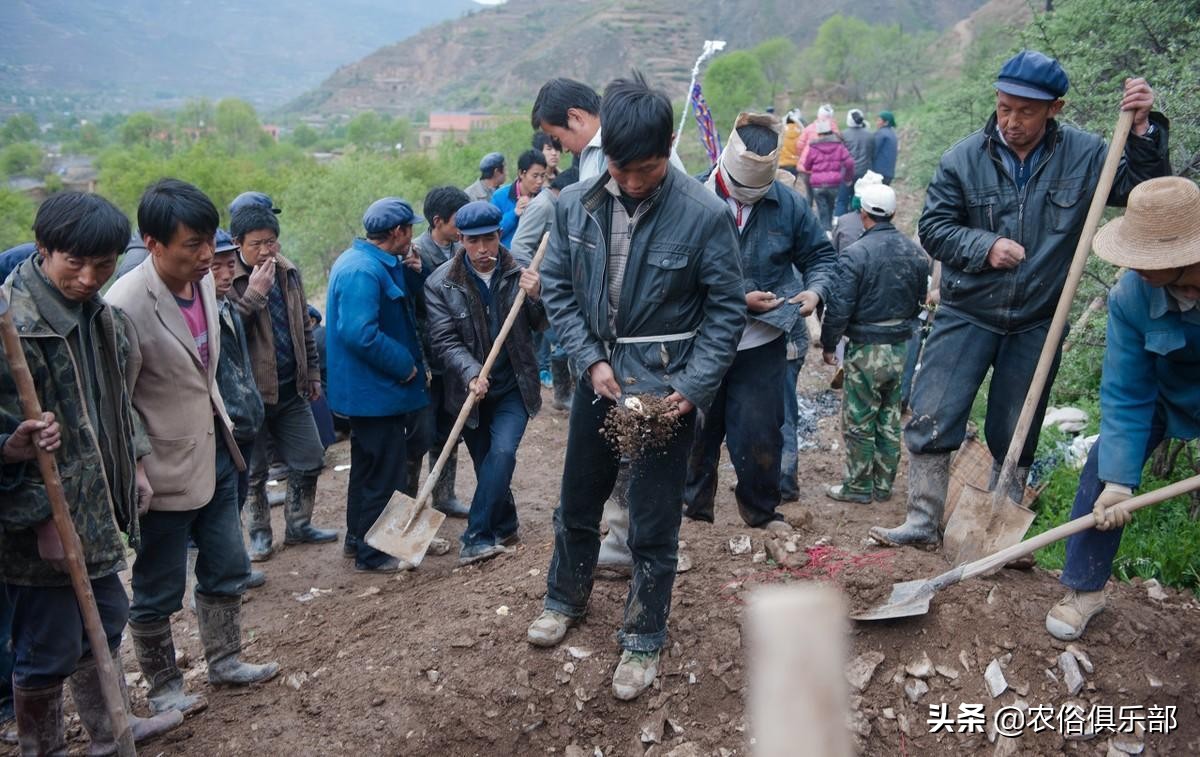 送葬的十大规矩,送葬原路返回去什么意思