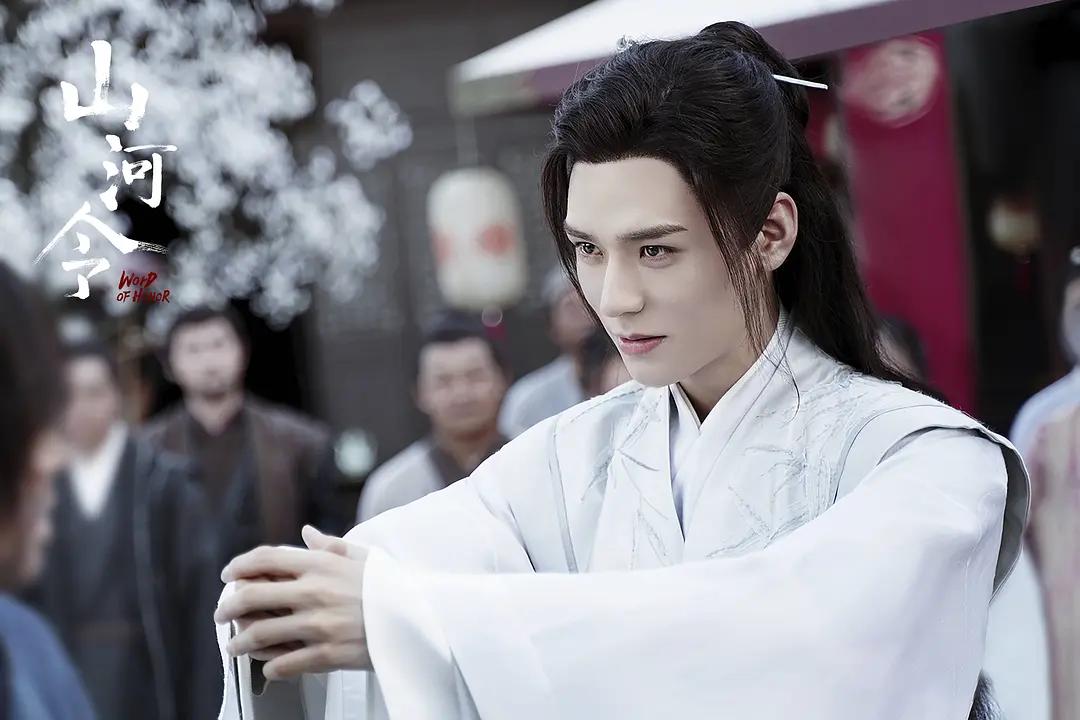 龚俊最近演了什么戏 (龚俊因为哪部戏染头发了)