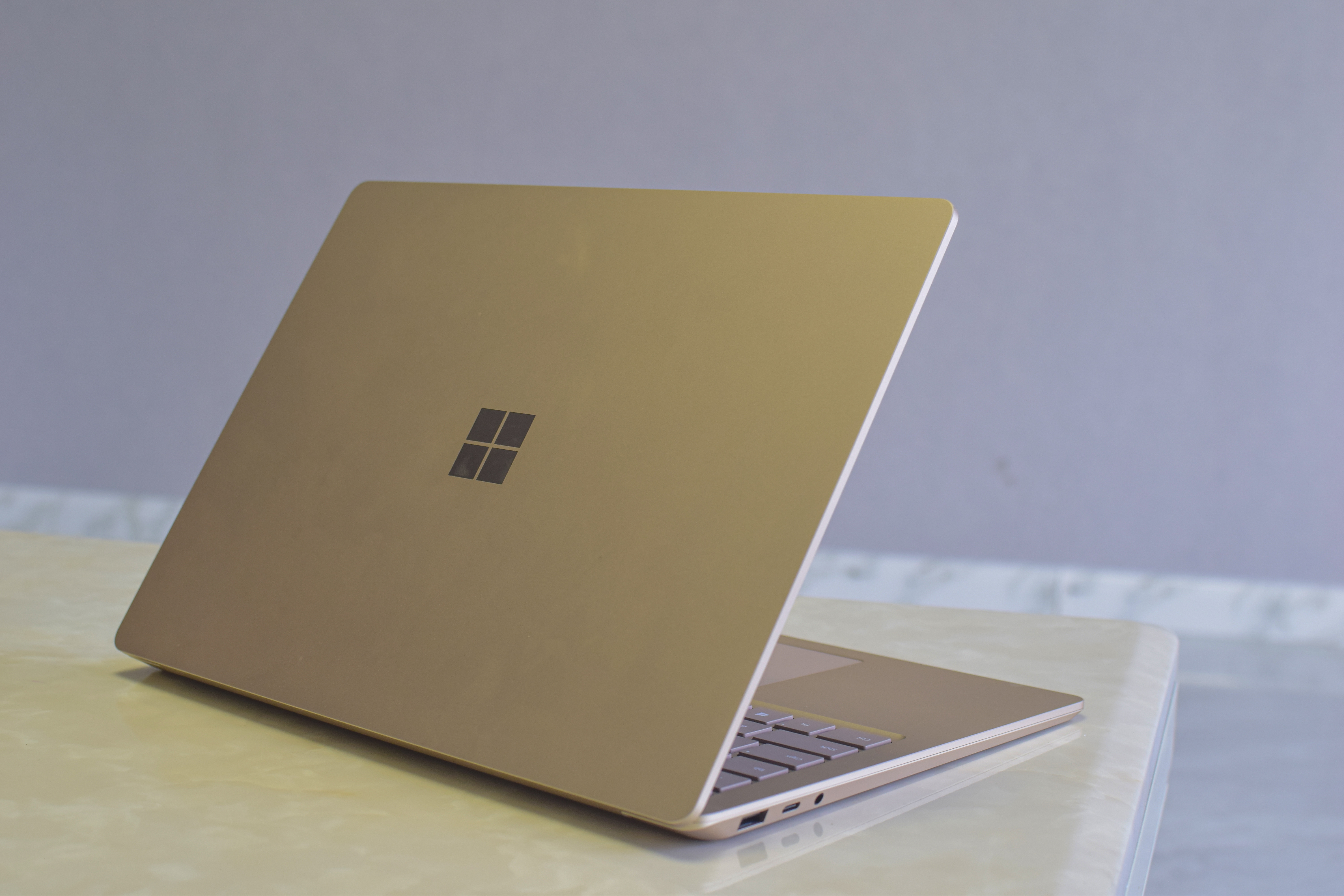 surfacelaptop3是什么系统,surfaceLaptop3拆解