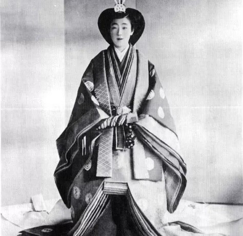 良子皇后为什么不喜欢美智子,良子皇后眯眯眼