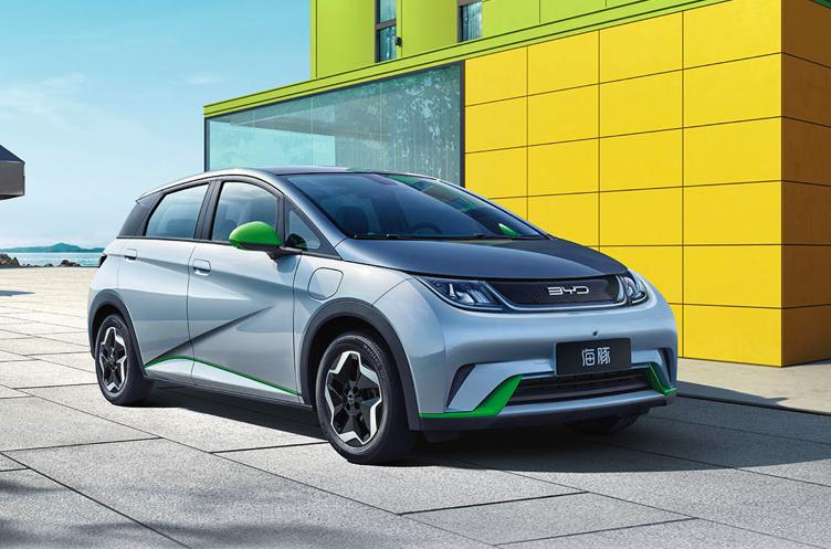 十万块买车油耗低,十万元买油车还是电车