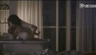 宝宝频繁夜醒又踢被子是什么原因,宝宝吃辅食之后频繁夜醒什么原因