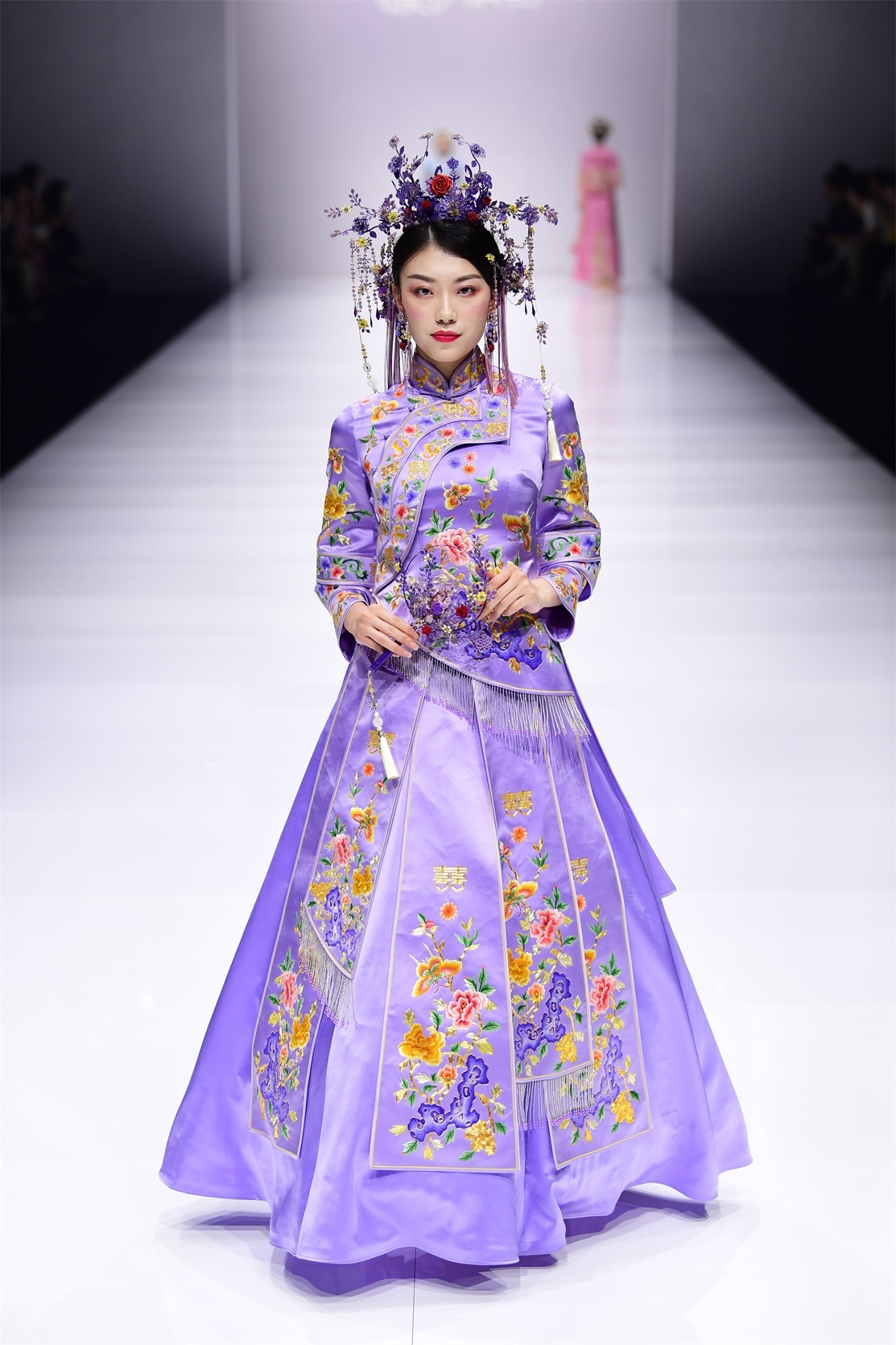 中式“新时尚”旗纪高定之美，上海时装周完美演绎