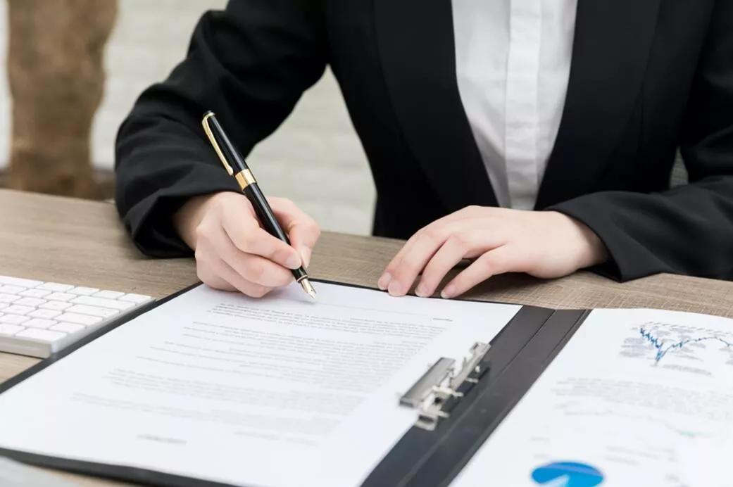 企业退休了还可以做股东吗,退休后能做法人或股东吗