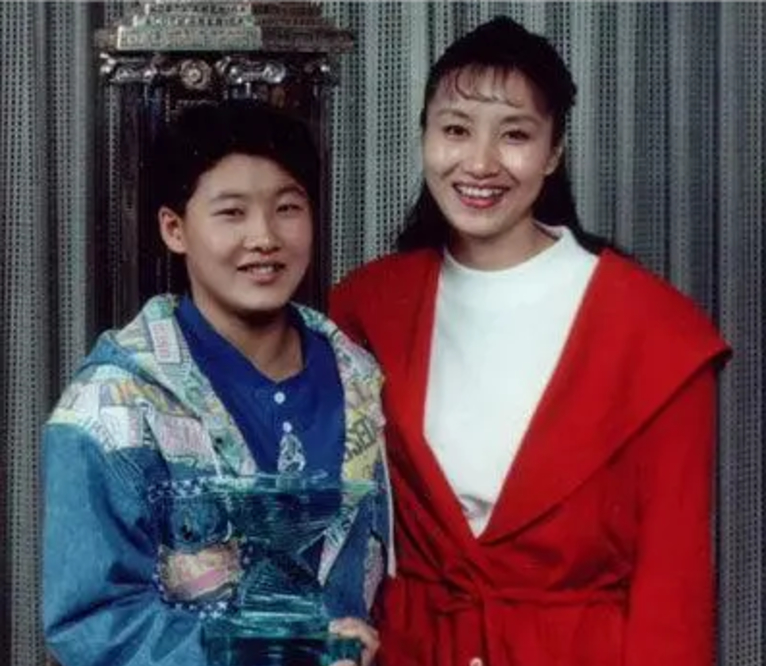 跳水员伏明霞照片,跳水冠军伏明霞个人简历