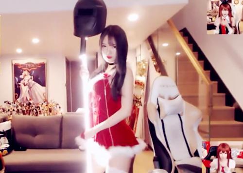 腐团儿cosplay圣诞女神,腐团儿圣诞女郎视频