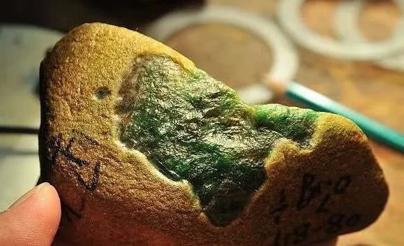 原来老缅都有三招祖传“看石绝学”,难怪我们切不涨!