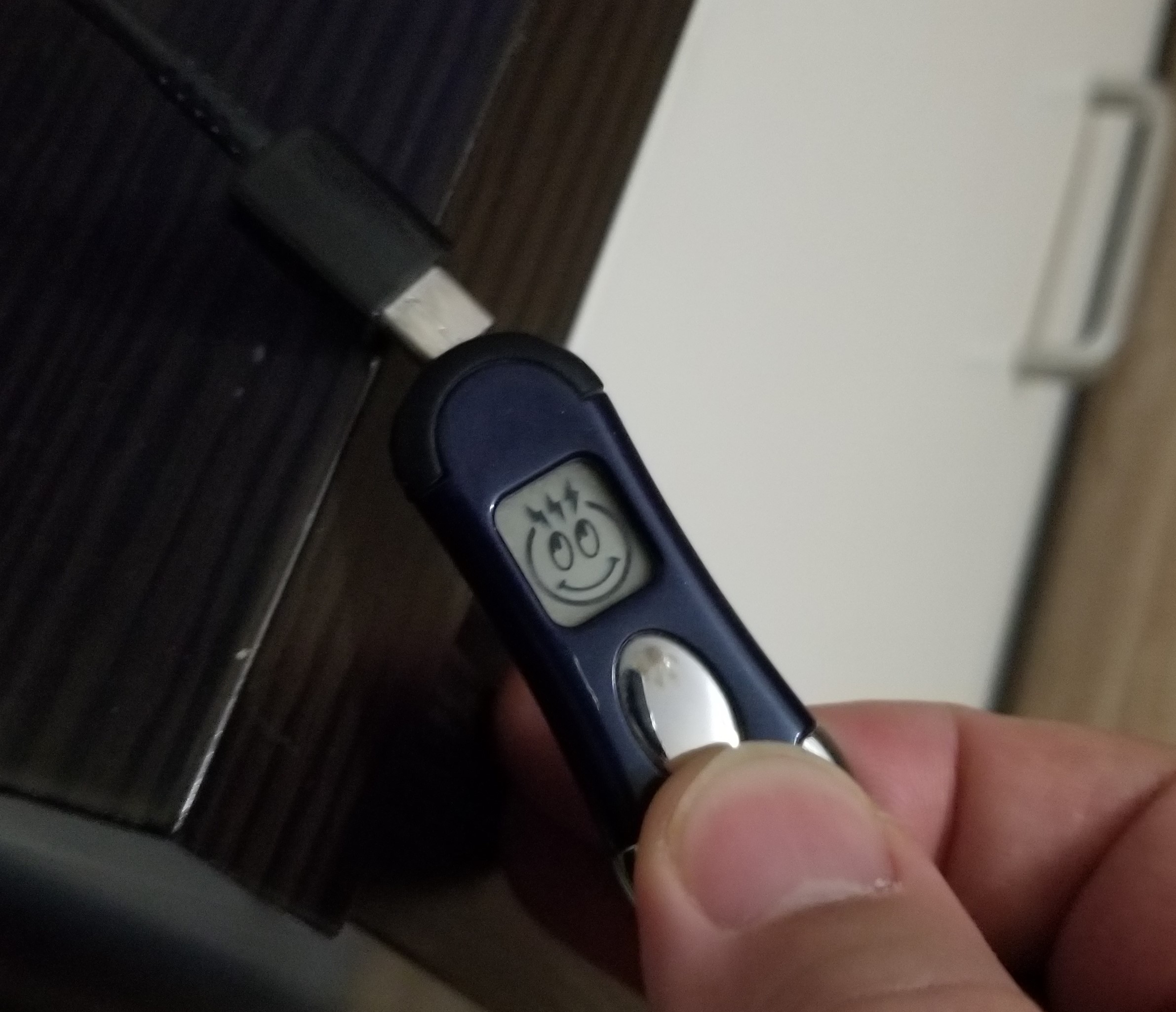 天干物燥如何预防静电伤人,天干物燥防静电警示语