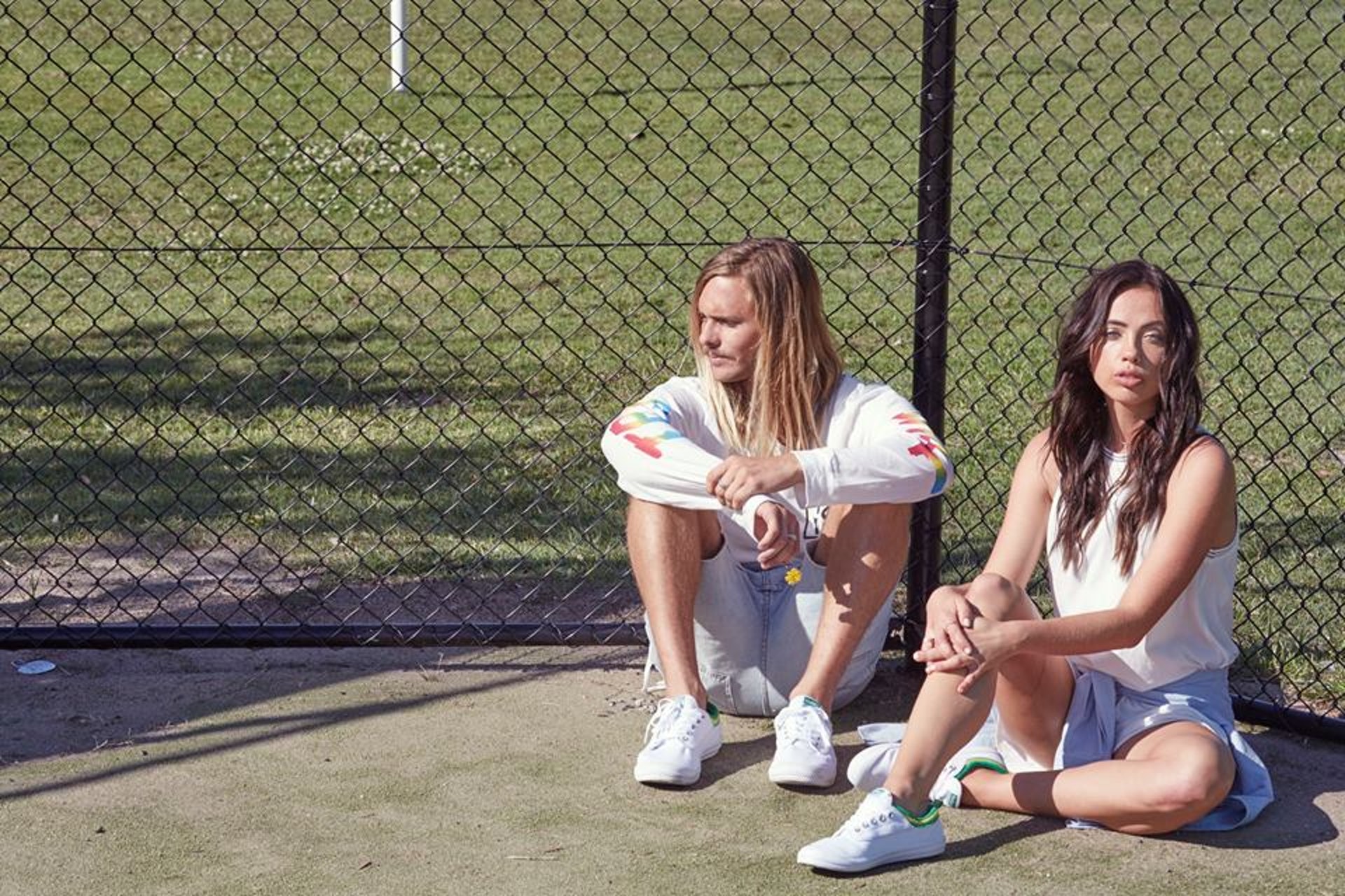 阿sa蔡卓妍高腰半身裙,蔡卓妍机场同款鞋子