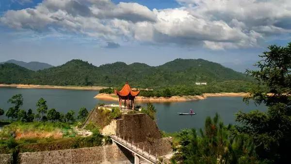 江西省有个莲花县,江西莲花县莲花镇