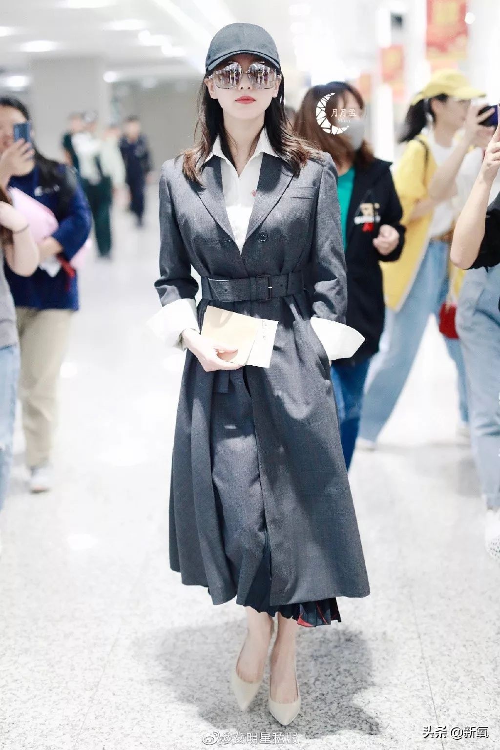 芭莎慈善夜雷佳音的头是1.5个肖战的头、2个刘诗诗的头，太犀利了