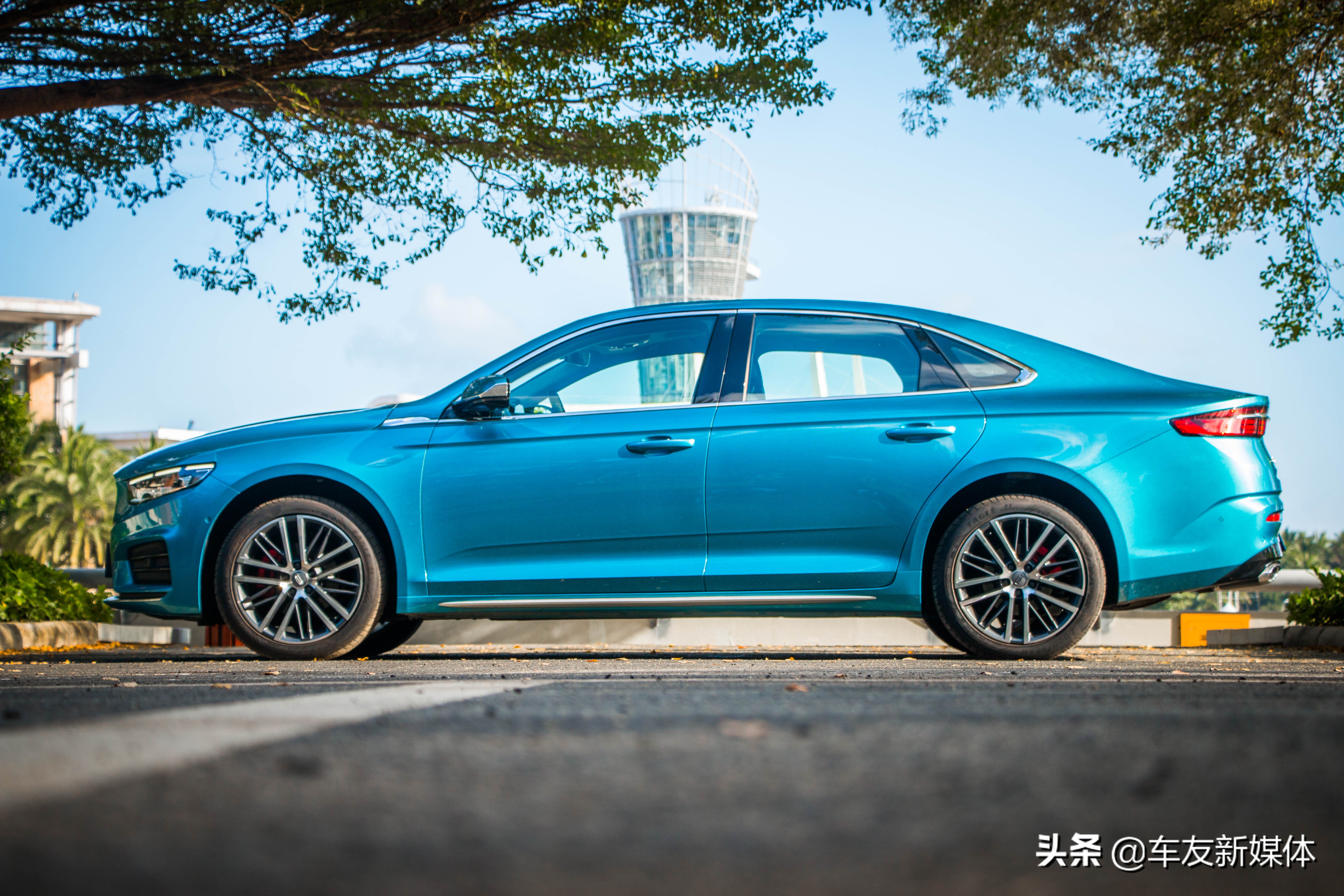 吉利星瑞时空皓月试驾第一视角,颜值才华全都要深度试驾吉利星锐