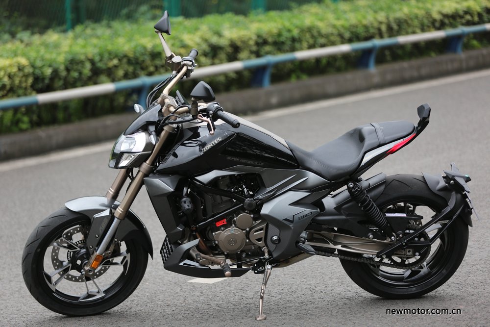 升仕310V试驾/多图:舒适好骑的运动太子车,标配ABS,全LED灯具