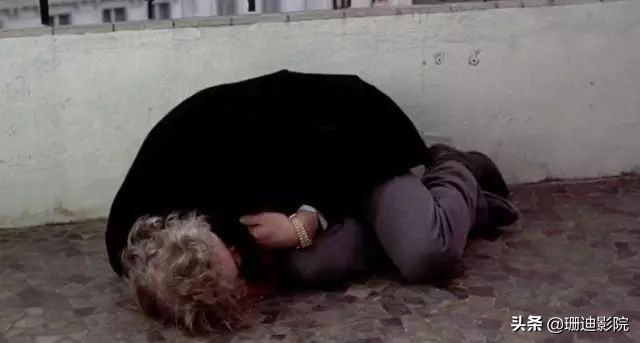 这样的大尺度R级片,注定在影史上留下浓重的一笔