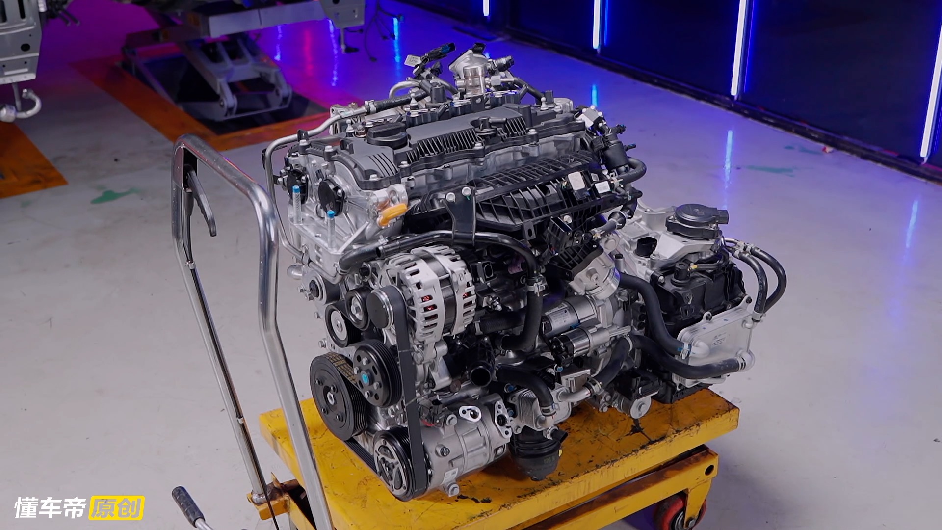 索纳塔十代前后防撞梁,10代索纳塔防撞梁拆解视频