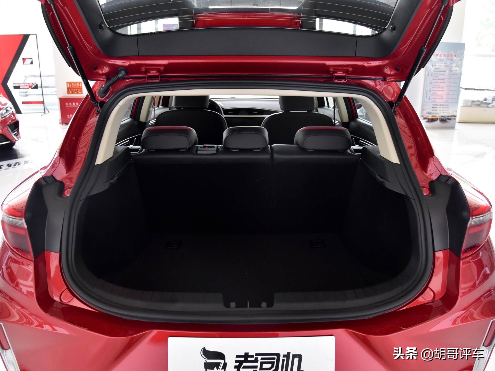 油耗低外观好看内饰大气suv,吉利帝豪gs16款1.3t的油耗