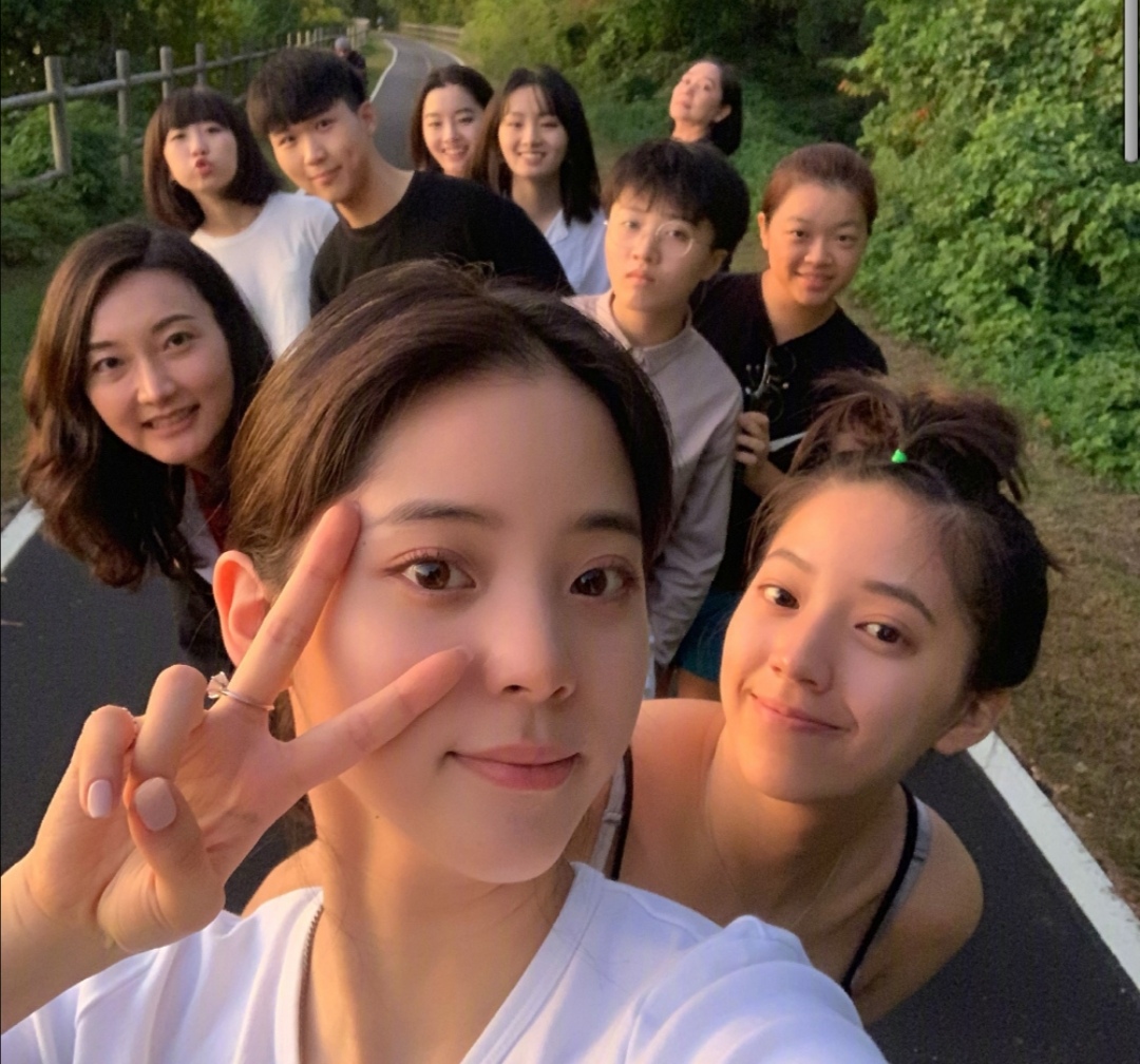 人人都爱虞书欣?娱乐圈穷养女和富养女的区别竟这么大!