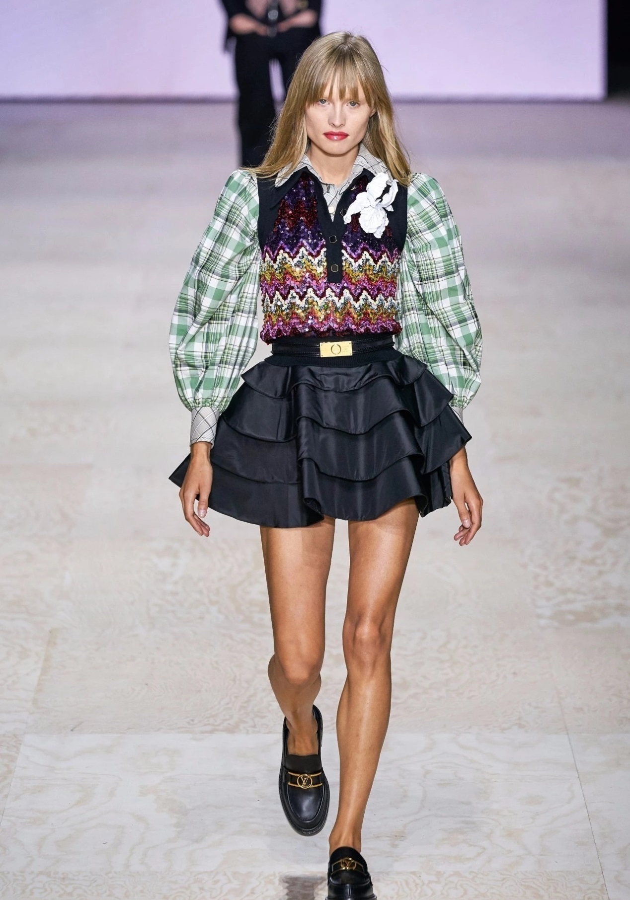 江疏影最新穿搭照,江疏影机场穿搭最新