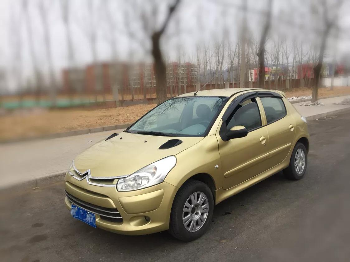 新到13年东风雪铁龙c2,犹豫了很久才买的玩具