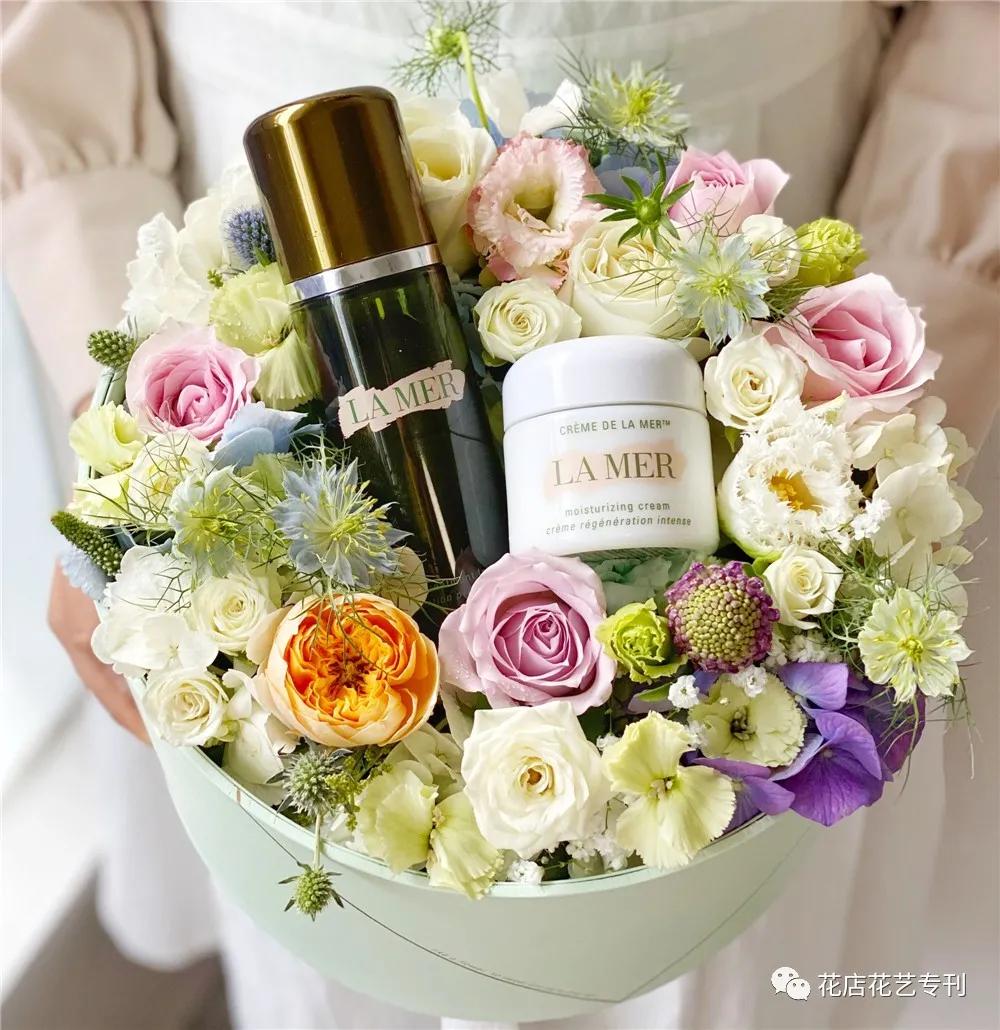 不到3年，她从全职辣妈变身为年营业额400万的花店老板