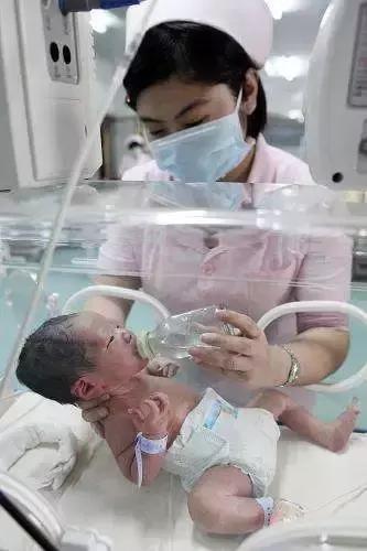 6个月内宝宝要喝水吗,6个月之前的宝宝到底能不能喝水