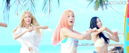 蝴蝶堂|世泰智造:有件T恤,平平无奇的降温小能手罢了