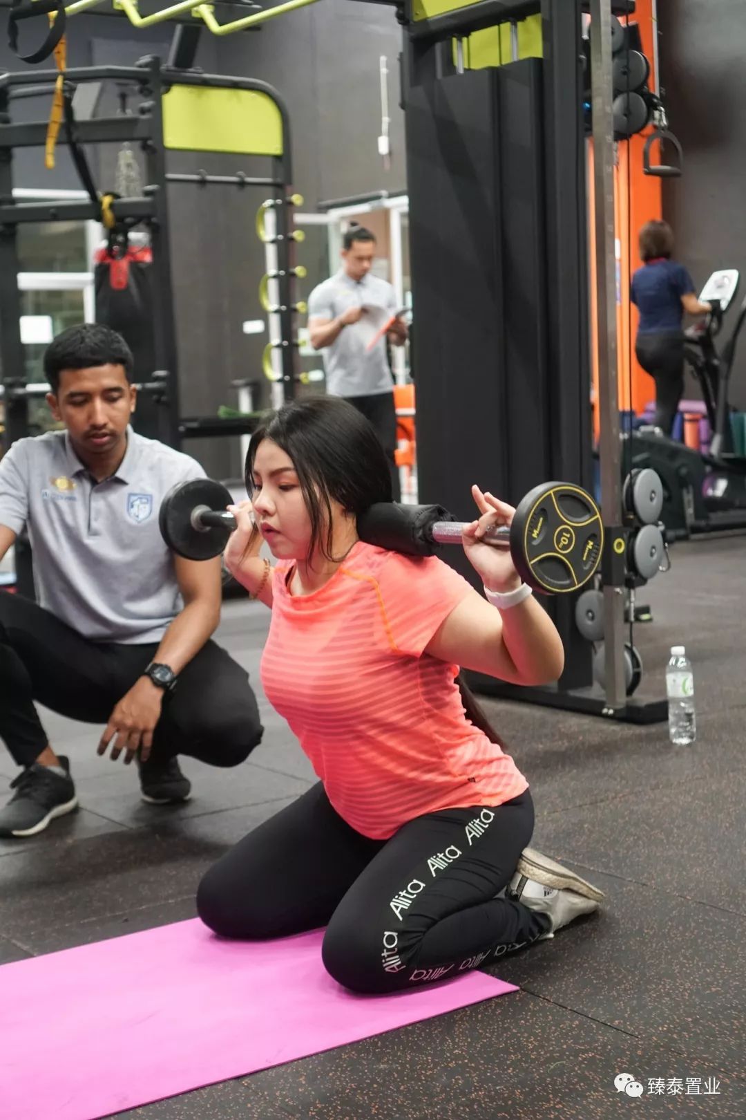 范冰冰蕾哈娜蓝色妆容,范冰冰蕾哈娜