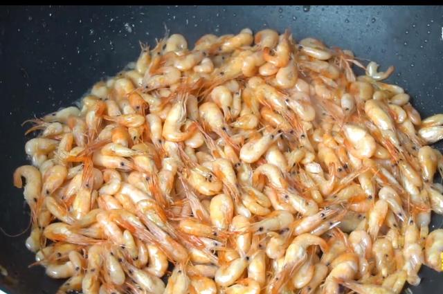 小河虾炒韭菜怎么炒好吃,小河虾炒韭菜鸡蛋的做法大全家常