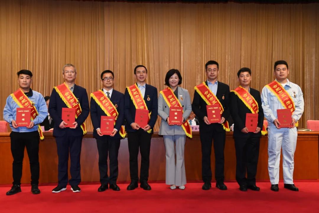 虞爱华访谈,虞爱华忘我的工作态度